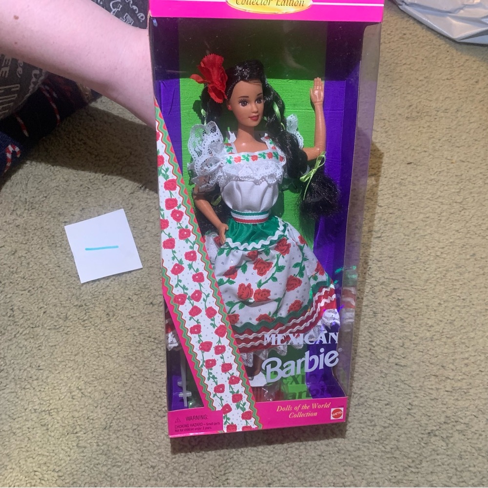 1995 Mexican Barbie in like new condition